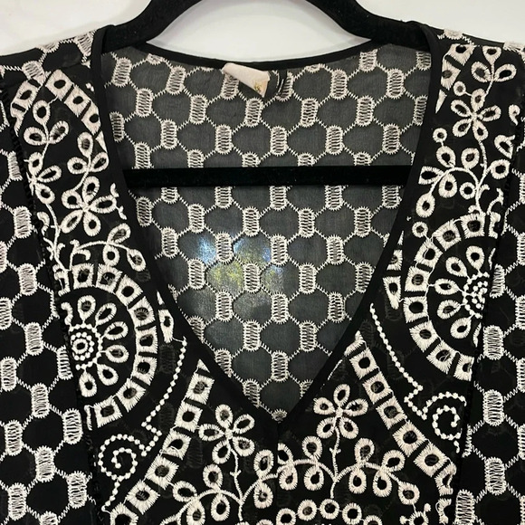Anthropologie Brooke Eyelet Swing Dress by Akemi + Kin Black Embroidered SZ 0 - Picture 4 of 11